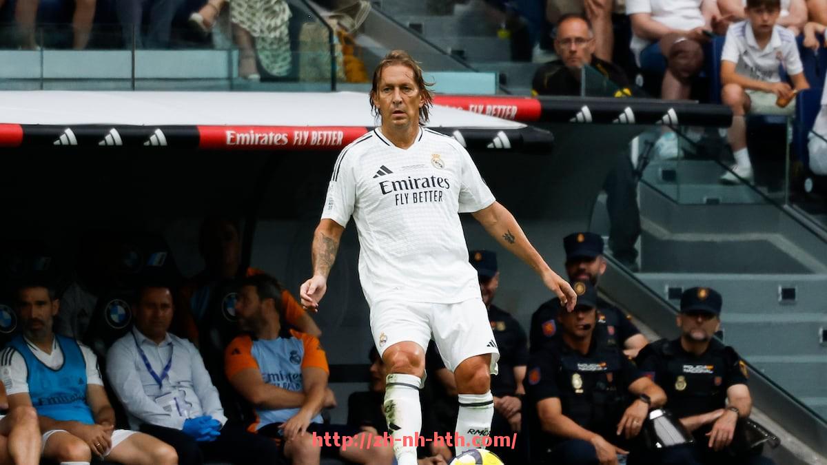 华体会hth登录入口-英超球衣标志设计解析及象征意义